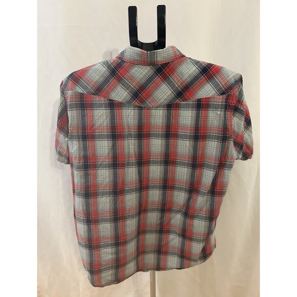 Patagonia Men's size L Short Sleeve Button Up Shirt - Picture 2 of 3